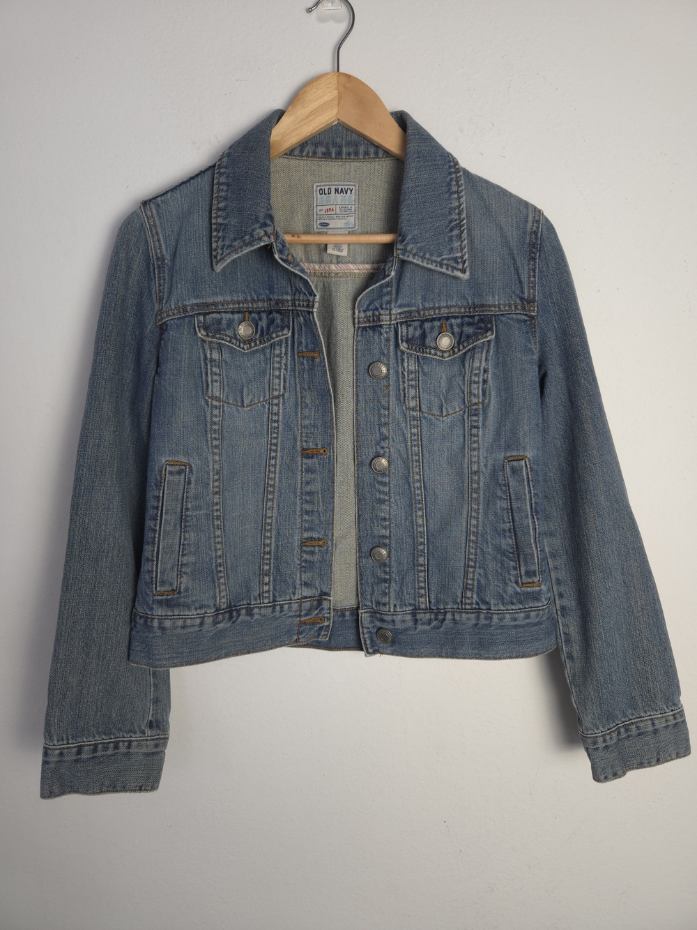 Old Navy Vintage Y2K Women’s Size Medium 100% Cotton Denim Trucker Jacket